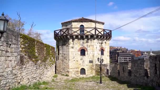 Πύργος Γιάκσιτς Στο Φρούριο Του Βελιγραδίου Προεξέχων Πύργος Κανονιών Των — Αρχείο Βίντεο