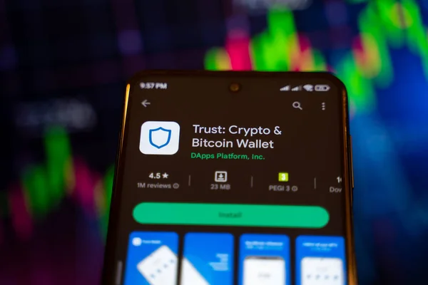 Google Play Store 'daki Crypto ve Bitcoin Cüzdan mobil uygulaması. Ankara, Türkiye - 28 Nisan 2023.