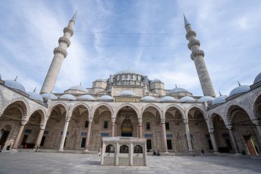 Süleyman Camii, Osmanlı İmparatorluğu 'nun Fatih ilçesine bağlı bir camidir. İstanbul, Türkiye - 3 Mayıs 2023.