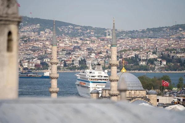 View Bosphorus Mosque Minarets — Stock Photo, Image