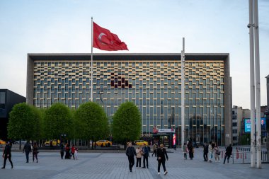 Taksim Meydanı 'ndaki Atatürk Kültür Merkezi (AKM). İstanbul, Türkiye - 3 Mayıs 2023.