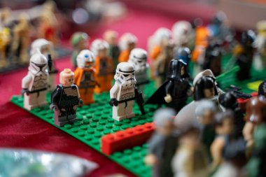 Bit pazarında Star Wars lego oyuncakları. Ankara, Türkiye - 7 Mayıs 2023.