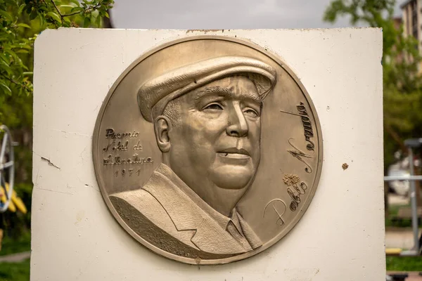 Posąg Pablo Nerudy Parku Pablo Neruda Był Chilijskim Poetą Dyplomatą — Zdjęcie stockowe