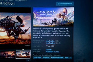 Horizon Sıfır Şafak Eksiksiz PC oyun posteri Steam oyun mağazası uygulama dizüstü ekranında. Horizon Zero Dawn bir 2017 aksiyon rol yapma oyunudur. Ankara, Türkiye - 23 Mayıs 2023.