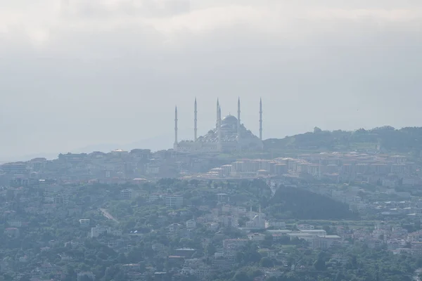 Aerial View Camlica Mosque Foggy Weather Istanbul Turkey May 2023 — Stock Photo, Image
