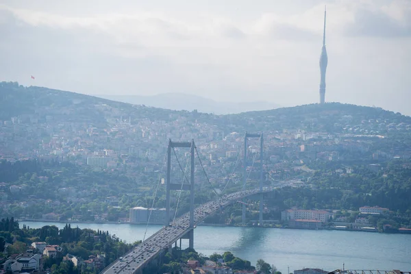 Αεροφωτογραφία Της Γέφυρας Βοσπόρου Και Του Πύργου Καμλίκα Στην Κωνσταντινούπολη — Φωτογραφία Αρχείου