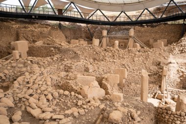 Göbeklitepe arkeolojik bir yerdir. Göbeklitepe Dünyanın En Eski Tapınağı.