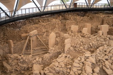 Göbeklitepe arkeolojik bir yerdir. Göbeklitepe Dünyanın En Eski Tapınağı.