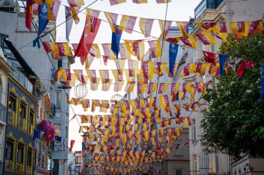 Türkiye Süper Ligi 2023 Şampiyonları Galatasaray Bayrakları Istiklal Caddesi 'nde. İstanbul, Türkiye - 20 Haziran 2023.