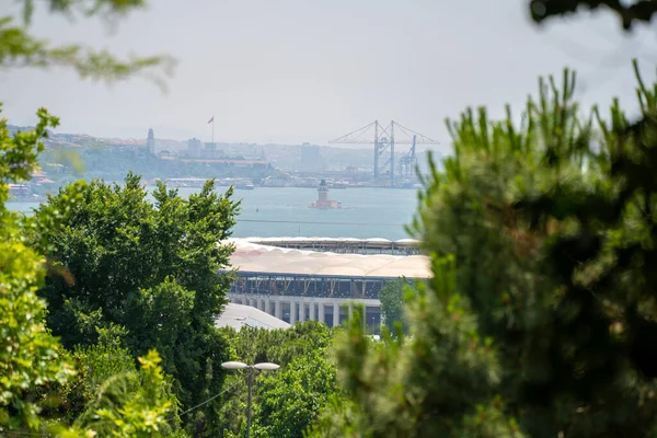 Pohled Bosporu Panenskou Věž Stadion Besiktas Vodafone Arena Istanbul Turecko — Stock fotografie