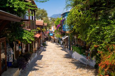 Eski Kas, Antalya 'da dar kaldırımlı cadde.