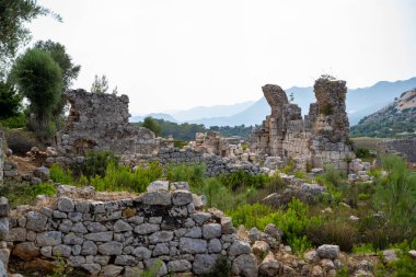 Andriake Antik Şehri 'ndeki harabeler. Andriaca eski bir şehirdir ve Lycia 'nın antik Myra kasabasının limanıdır. Demre, Antalya, Türkiye.