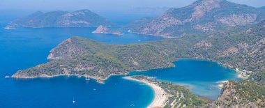 Lycian Yolu 'ndan Oludeniz' in panoramik görüntüsü (Mavi Göl).