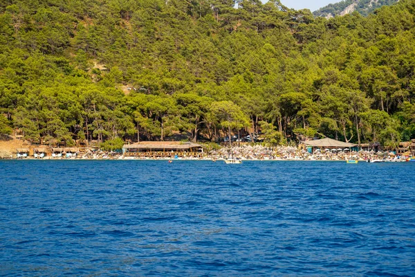 Toeristen Zwemmen Zonnebaden Het Strand Fethiye Bay Mugla Turkije Juli — Stockfoto