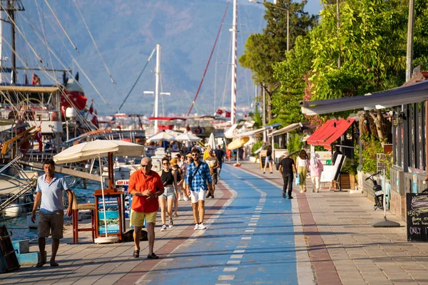 Menschen Der Fußgängerzone Hafen Von Fethiye Mugla Türkei Juli 2023 — Stockfoto