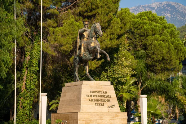 Mustafa Kemal Ataturk Standbeeld Fethiye Cumhuriyet Square Mugla Turkije Juli — Stockfoto