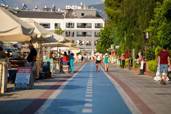 Gente Zona Peatonal Puerto Fethiye Mugla Turquía Julio 2023 — Foto de Stock
