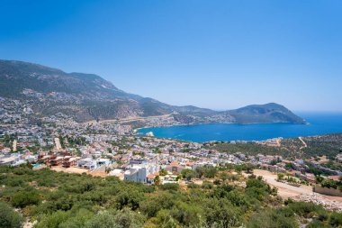 Kalkan bölgesinin manzarası. Mugla, Türkiye - 10 Temmuz 2023.