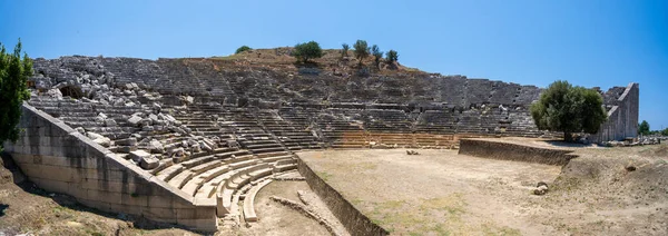 Πανοραμική Θέα Του Αρχαίου Αμφιθεάτρου Στην Αρχαία Πόλη Λετούν Λετούν — Φωτογραφία Αρχείου