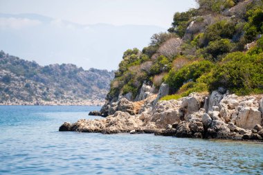Kekova Adası kıyılarındaki antik kalıntılar. Antalya, Türkiye.