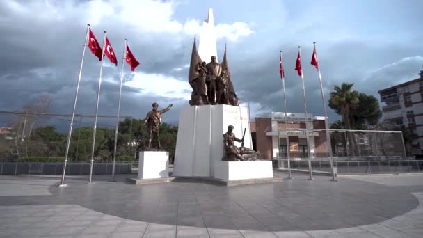 Estátua Mustafa Kemal Ataturk Praça Cidade Manisa — Vídeo de Stock