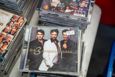 Die Jungen Tenore CD albümü bit pazarında. Ankara, Türkiye - 6 Ağustos 2023.