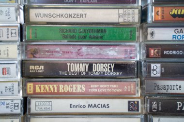 Tommy Dorsey 'in bit pazarındaki en iyi eski müzik kaseti. Ankara, Türkiye - 6 Ağustos 2023.