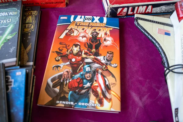 New Avengers Von Brian Michael Bendis Comic Auf Dem Flohmarkt — Stockfoto