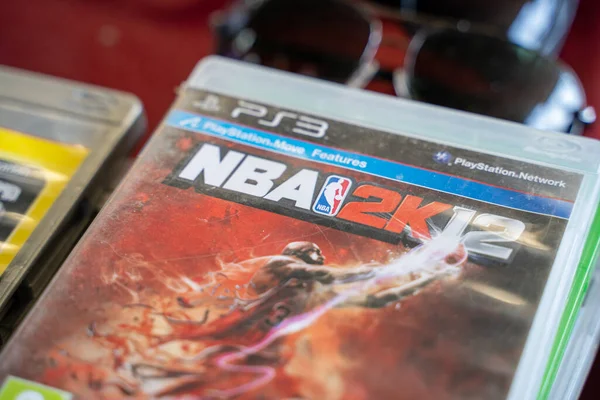 NBA 2K12 Playstation CD 'si bit pazarında. Ankara, Türkiye - 6 Ağustos 2023.