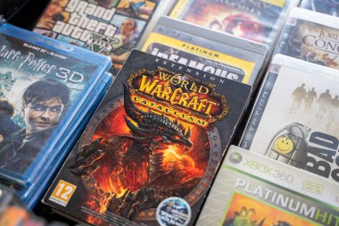 World of Warcraft Cataclysm oyun CD 'si bit pazarında. Ankara, Türkiye - 6 Ağustos 2023.