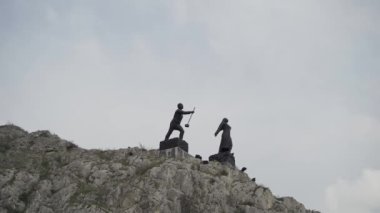 Amasya 4K 'da Ferhat ve Sirin heykeli.
