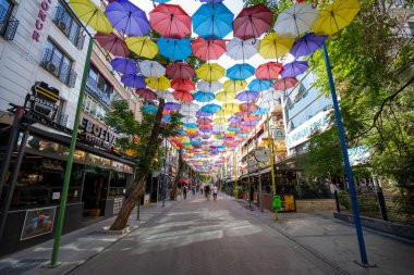 Kizilay ilçesindeki Konur Caddesi. Ankara, Türkiye - 16 Ağustos 2023.
