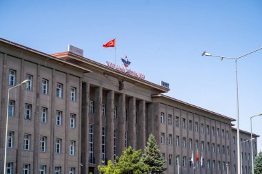 Türkiye Cumhuriyeti Devlet Demiryolları (TCDD) genel müdürlük binası. Ankara, Türkiye - 16 Ağustos 2023.