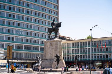 Zafer Anıtı (Ulus Atatürk Aniti), Ulus bölgesinde bir anıttır. Ankara, Türkiye - 16 Ağustos 2023.