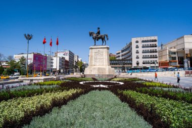 Zafer Anıtı (Ulus Atatürk Aniti), Ulus bölgesinde bir anıttır. Ankara, Türkiye - 16 Ağustos 2023.