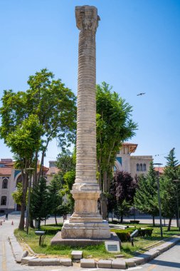 Julianus Sütunu ya da Belkis Minaresi, Ulus bölgesinde bulunan bir dikilitaştır..