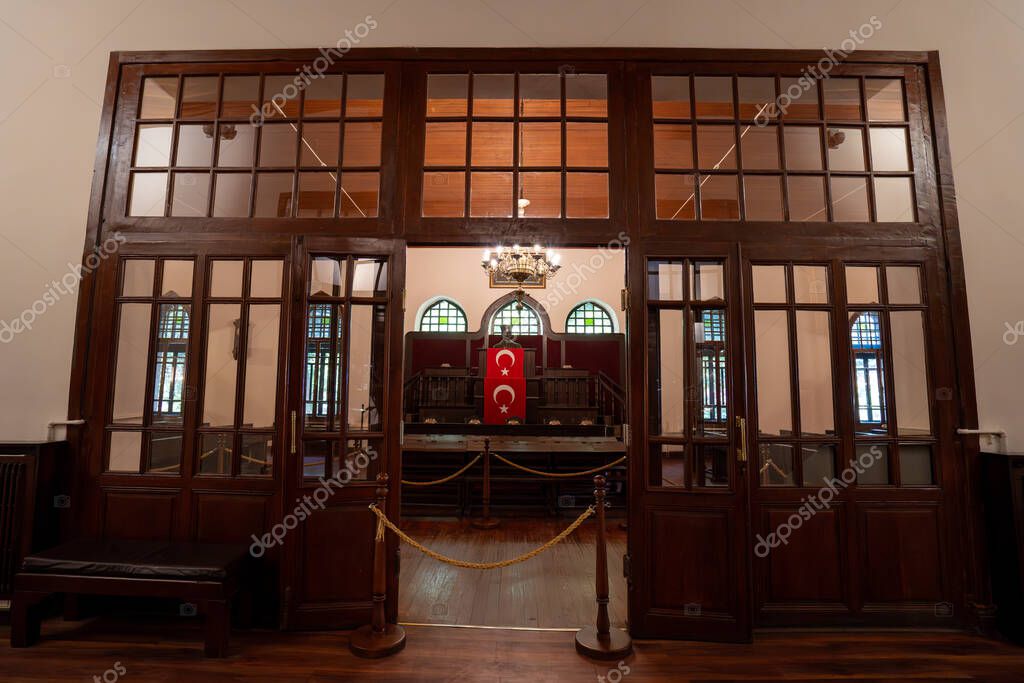 El interior de la primera Gran Asamblea Nacional Turca (Museo de la