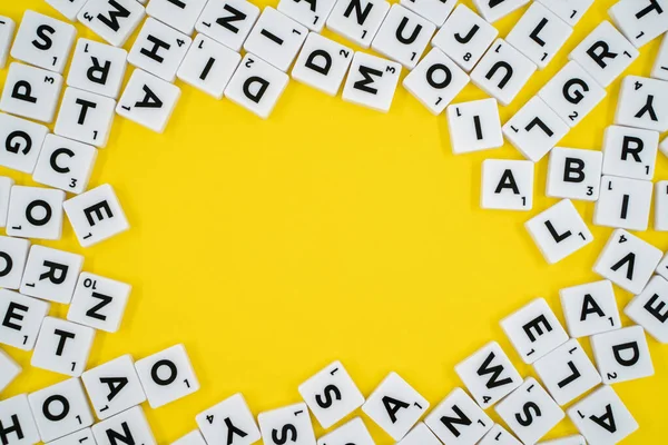 Scrabble Játék Betűk Sárga Háttér Ankara Törökország Augusztus 2023 — Stock Fotó