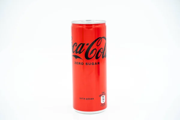 Coca Cola Nula Cín Může Izolovat Bílém Pozadí Ankara Turecko — Stock fotografie