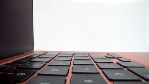 Пыльные Клавиши Клавиатуры Ноутбука Закрывают — стоковое видео