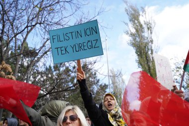 İsrail 'e karşı protesto. Türkiye 'de Filistin' i destekleyen göstericiler. Ankara, Türkiye - 20 Kasım 2023.