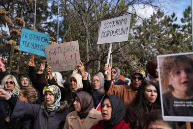 İsrail 'e karşı protesto. Türkiye 'de Filistin' i destekleyen göstericiler. Ankara, Türkiye - 20 Kasım 2023.