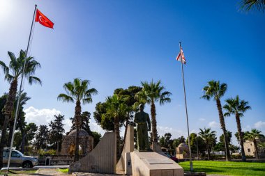 Famagusta 'daki İsmet Inonu heykeli. Famagusta (Gazimagusa), Kuzey Kıbrıs - 8 Kasım 2023.