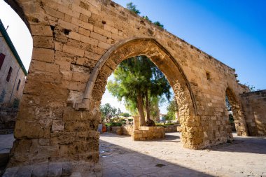 Eski Famagusta kasabasındaki Lusignan Venedik Sarayı. Famagusta (Gazimagusa), Kuzey Kıbrıs - 8 Kasım 2023.