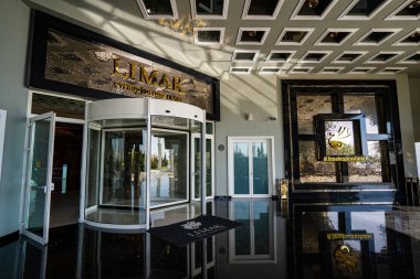Limak Cyprus Deluxe Hotel girişi. Iskele, Kuzey Kıbrıs - 8 Kasım 2023.