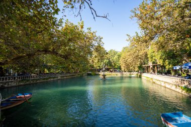 Aynzeliha Gölü manzarası, Balikligol, Sanliurfa 'da ikinci kutsal havuz. Şanlıurfa, Türkiye - 29 Ekim 2023.