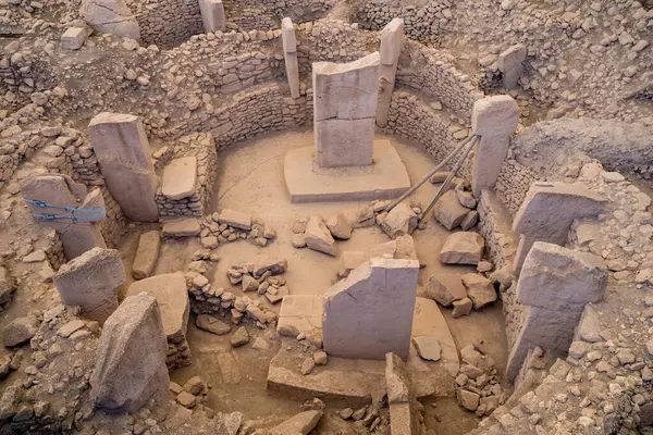 Halfeti şehir merkezindeki rıhtım. Türkiye 'nin Sanliurfa ilinde Yarısı.