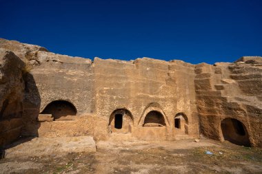 Dara antik şehrinde kaya kesimi kalıntıları. Mardin, Türkiye.