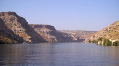 Yarısında Fırat Nehri manzarası, Sanliurfa 4K