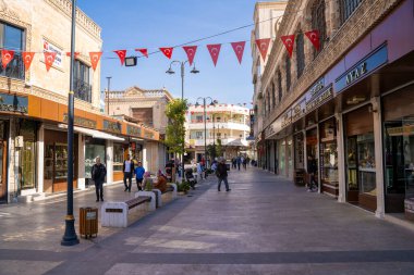 Midyat bölgesindeki sokak manzarası. Mardin, Türkiye - 31 Ekim 2023.